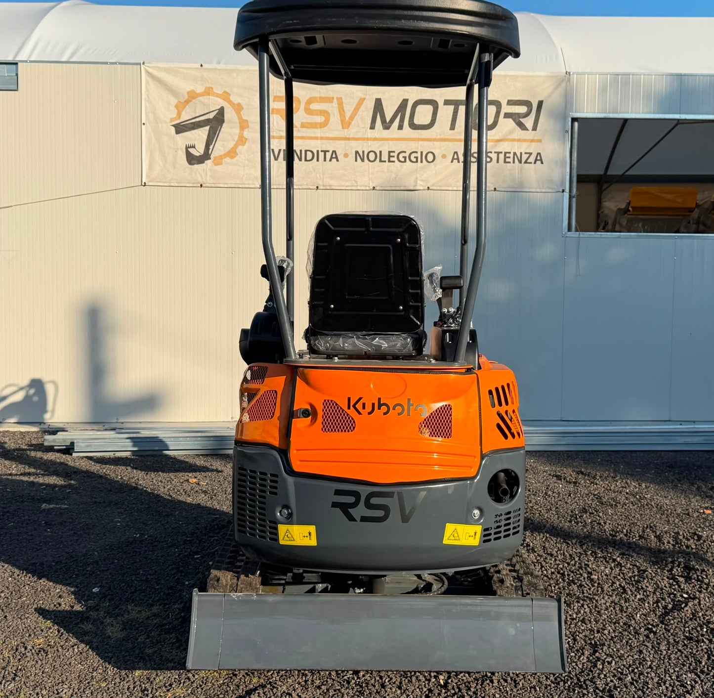 MiniEscavatore 12Q RSV Motore Kubota carro allargabile