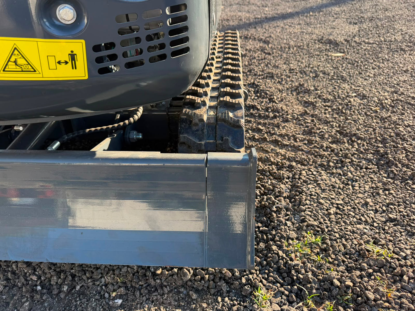 MiniEscavatore 12Q RSV Motore Kubota carro allargabile