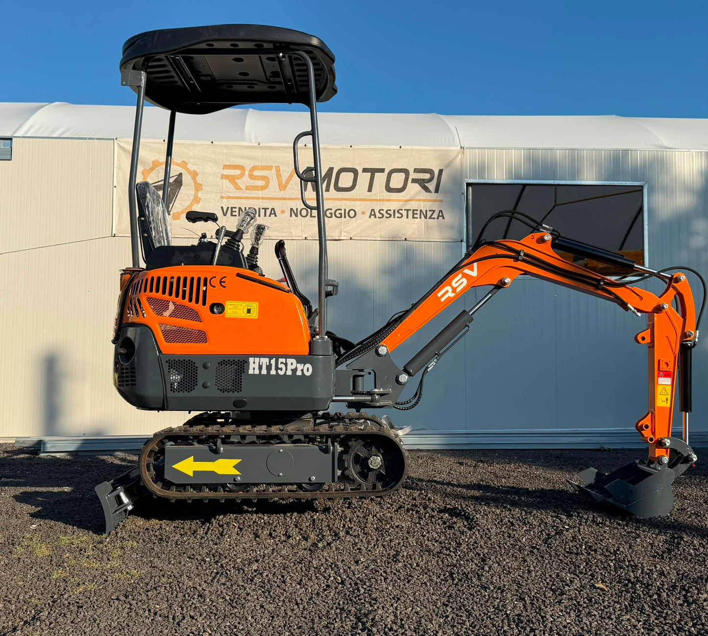 MiniEscavatore 12Q RSV Motore Kubota carro allargabile