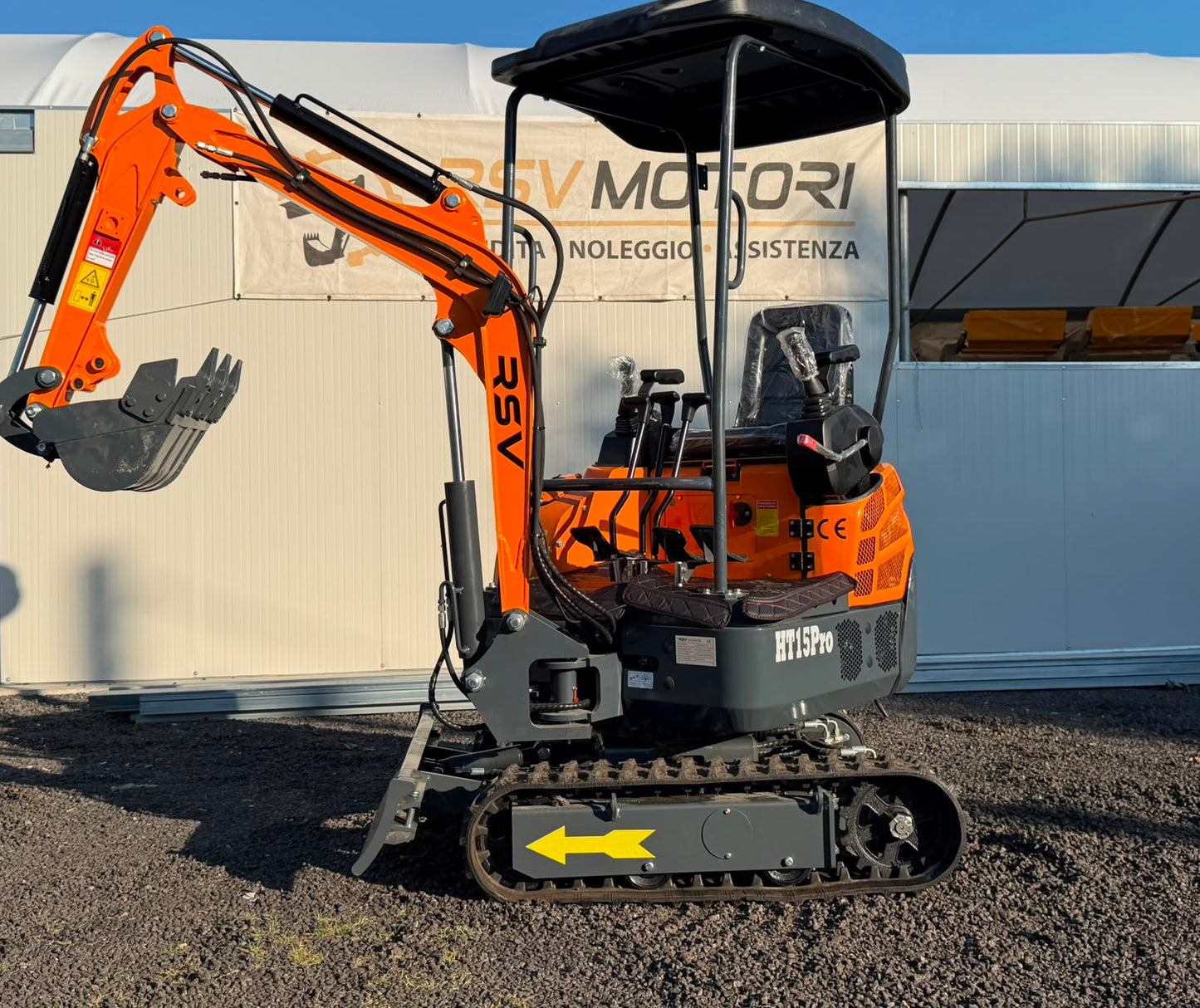 MiniEscavatore 12Q RSV Motore Kubota carro allargabile